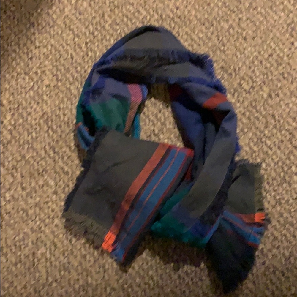 Scarf bundle 🧣🧣🧣 - Picture 4 of 4